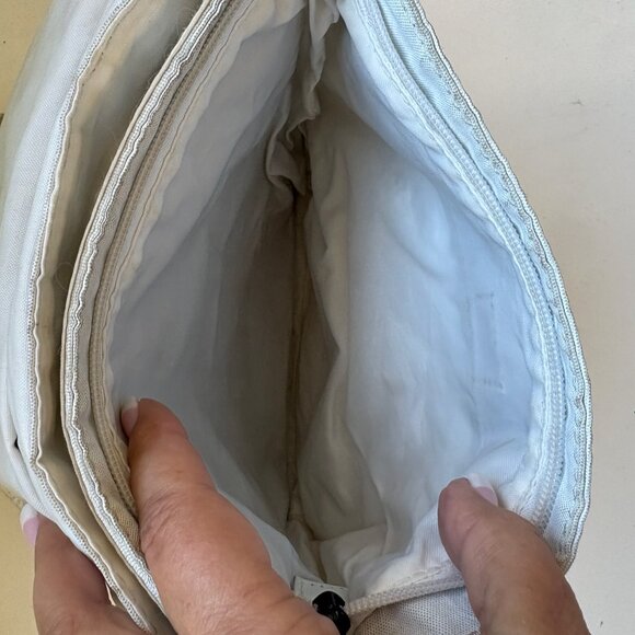 Kipling Rare Messenger Bag - Picture 3 of 4